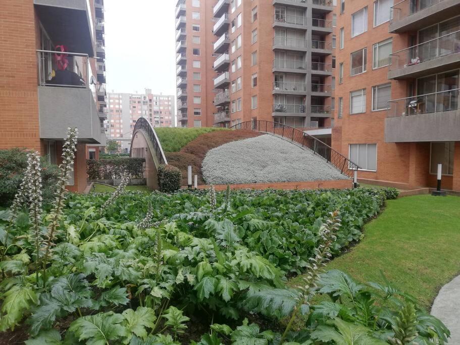 Hermosa Habitacion Privada En Conjunto Residencial Cerca Al Aeropuerto Y Terminal De Bogota, Zonas Comunes Se Comparten Con 1 Persona Apartment Exterior photo