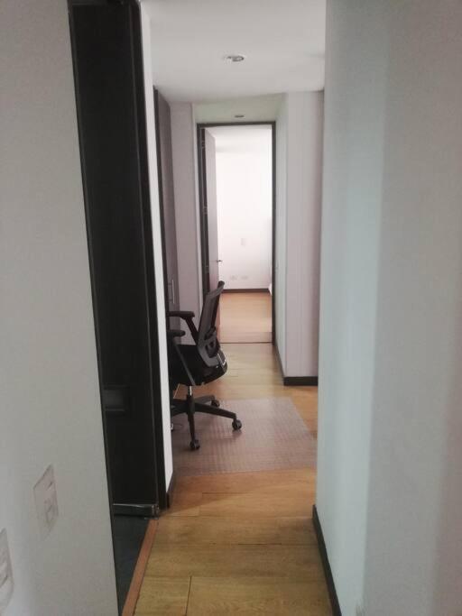 Hermosa Habitacion Privada En Conjunto Residencial Cerca Al Aeropuerto Y Terminal De Bogota, Zonas Comunes Se Comparten Con 1 Persona Apartment Exterior photo